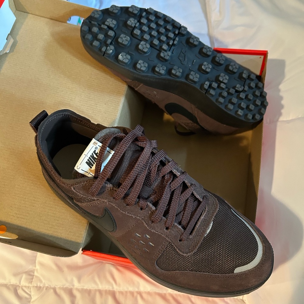 Nike Brown Trail Sneakers Rugged Design
